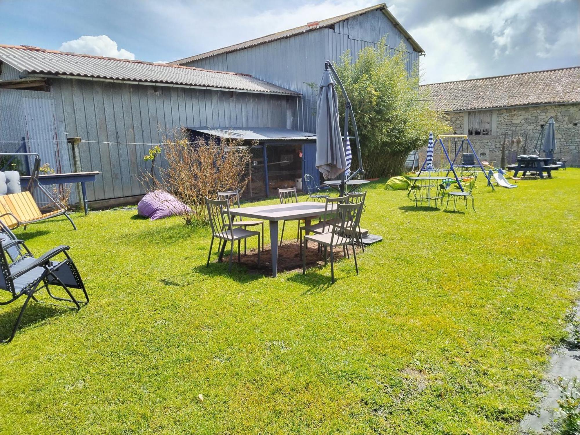 Appartement Gite Du Gardoir Boresse-et-Martron Exteriör bild