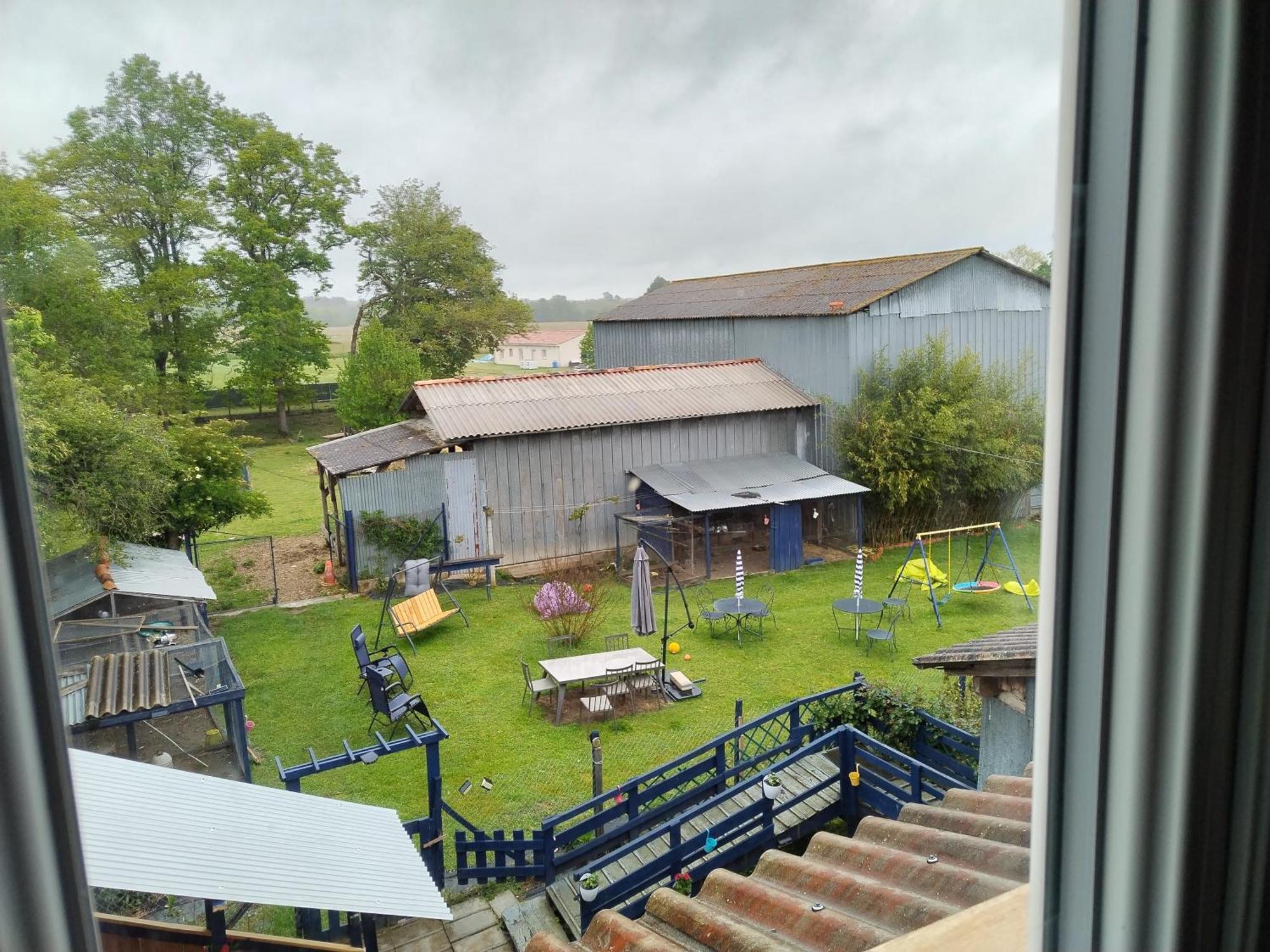 Appartement Gite Du Gardoir Boresse-et-Martron Exteriör bild